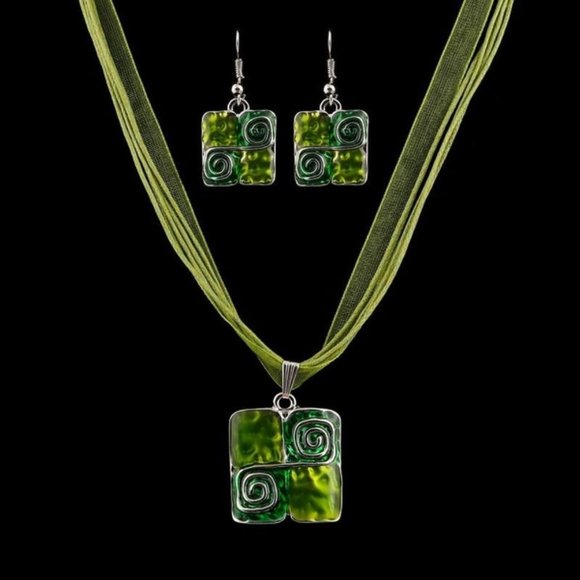 Geometric Necklace Set - Picture 2 of 2